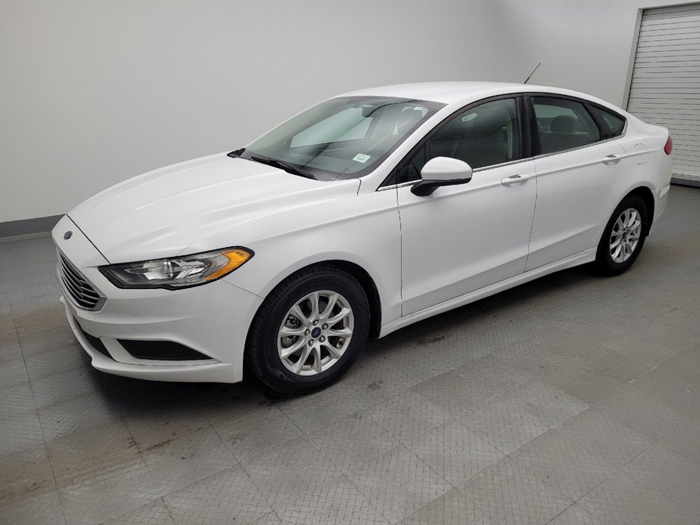 Used 2017 Ford Fusion S image 2