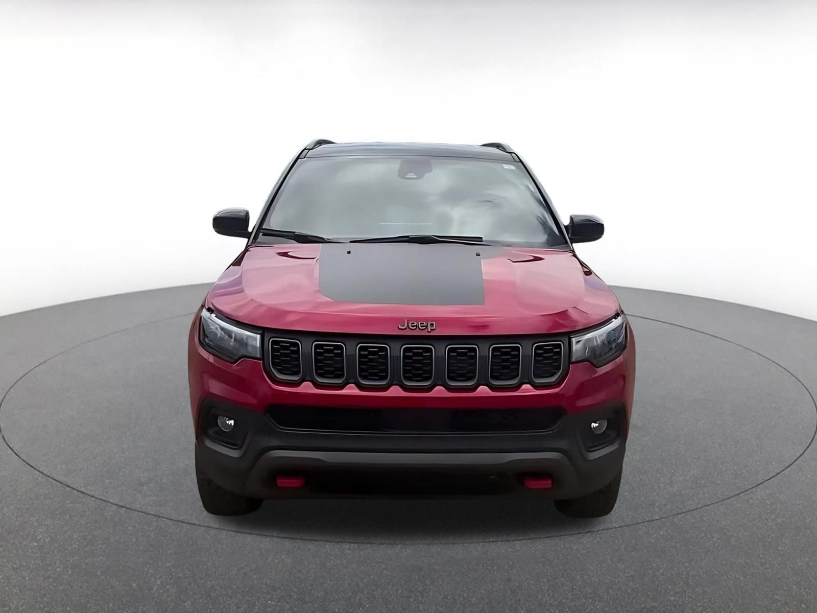 Used 2025 Jeep Compass Trailhawk AWD/4WD image 3