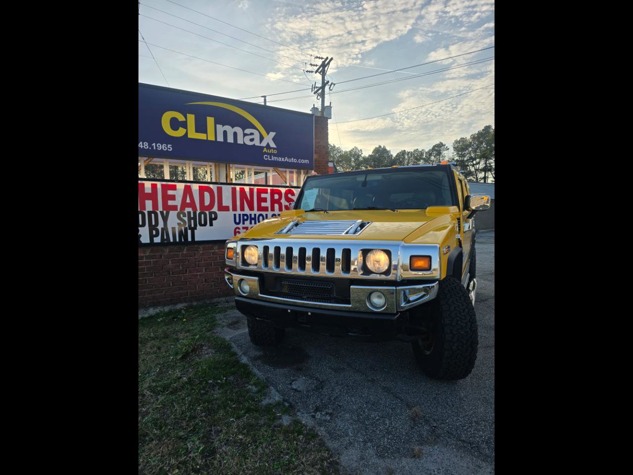 Used 2004 HUMMER H2 w/ Preferred Equipment Group image 1