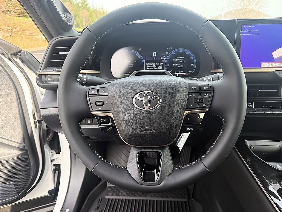 New 2026 Toyota Crown Platinum image 13