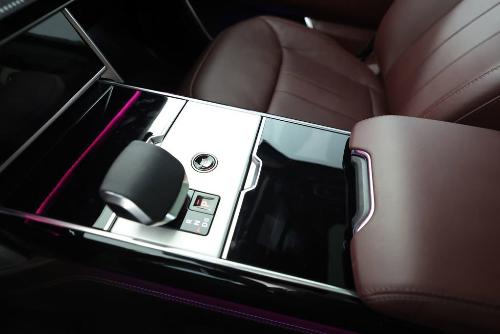 Used 2025 Land Rover Range Rover SE AWD/4WD image 37