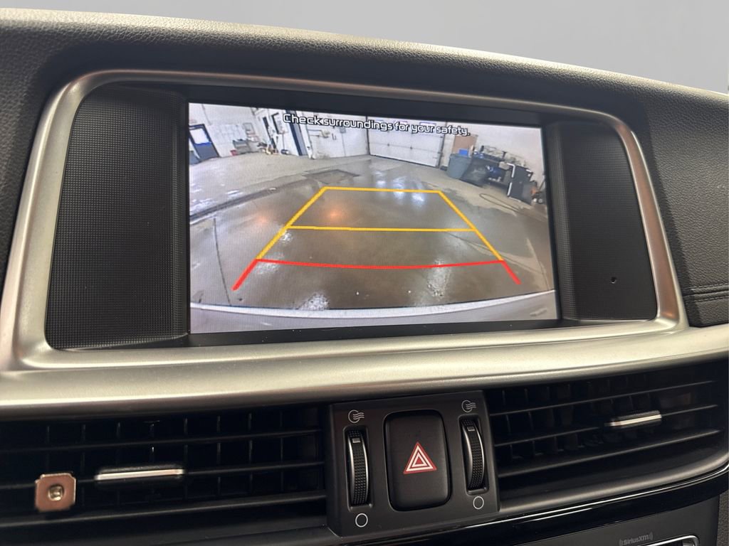 Used 2019 Kia Optima EX image 27