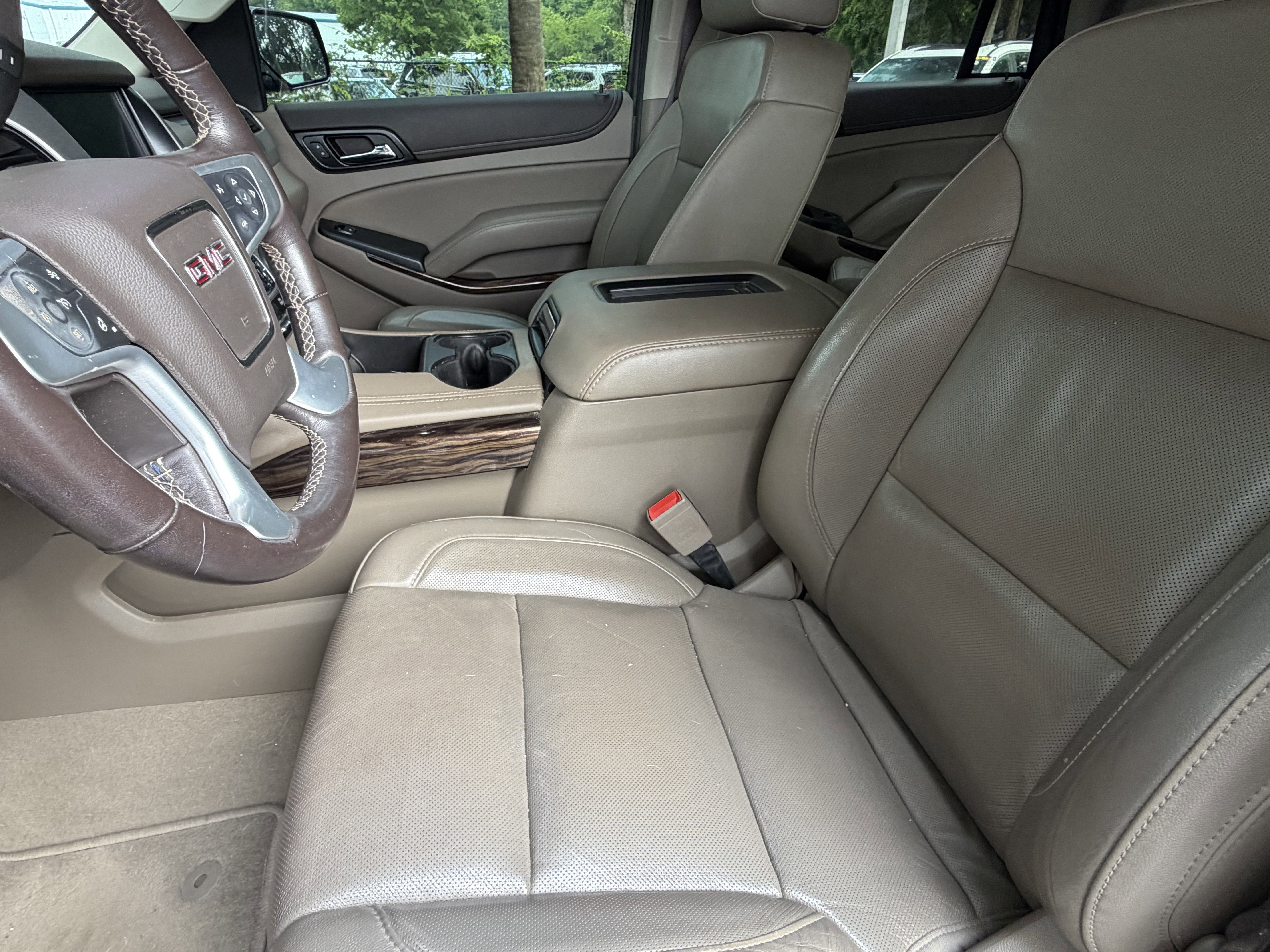 Used 2019 GMC Yukon SLT w/ Open Road Package RWD image 17
