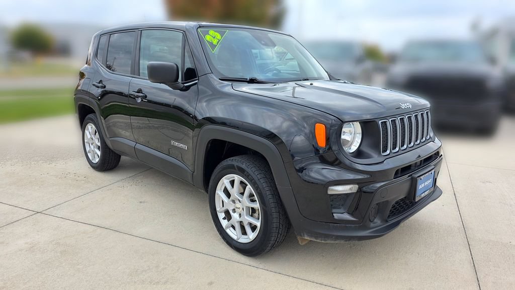 Used 2023 Jeep Renegade Latitude AWD/4WD image 7