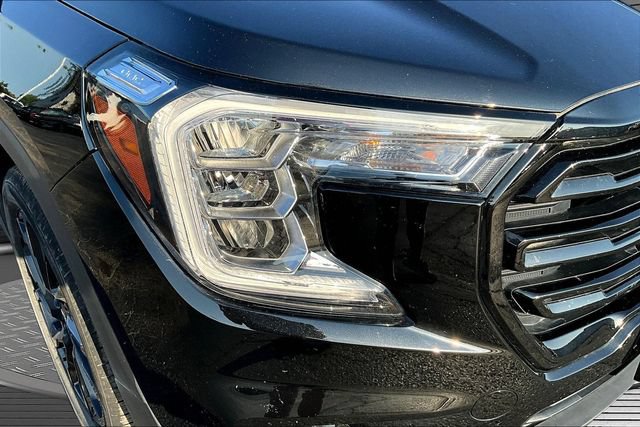 Used 2023 GMC Terrain SLE w/ Elevation Edition AWD/4WD image 31