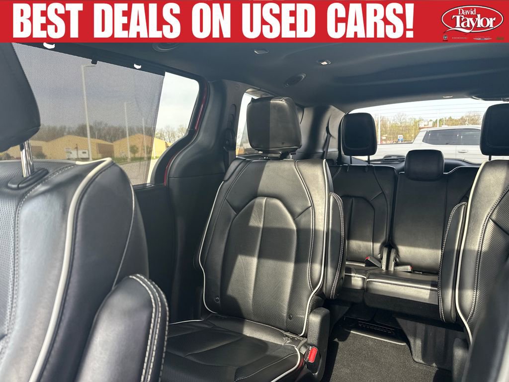 Used 2025 Chrysler Pacifica Limited FWD image 17