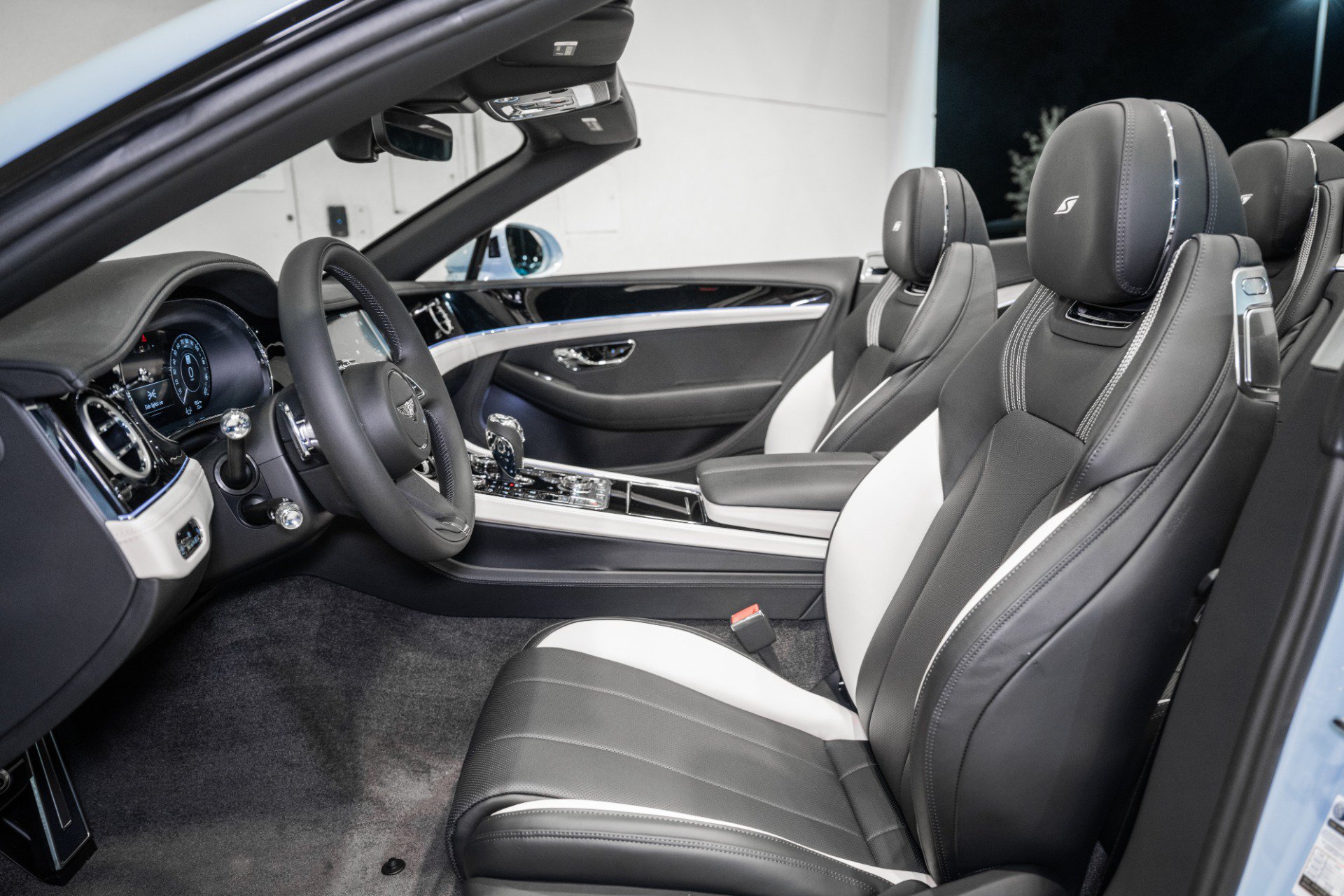 New 2026 Bentley Continental GTC AWD/4WD image 19