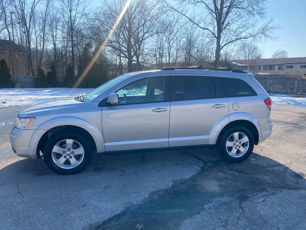 Used 2010 Dodge Journey SXT w/ Premium Convenience Group image 2