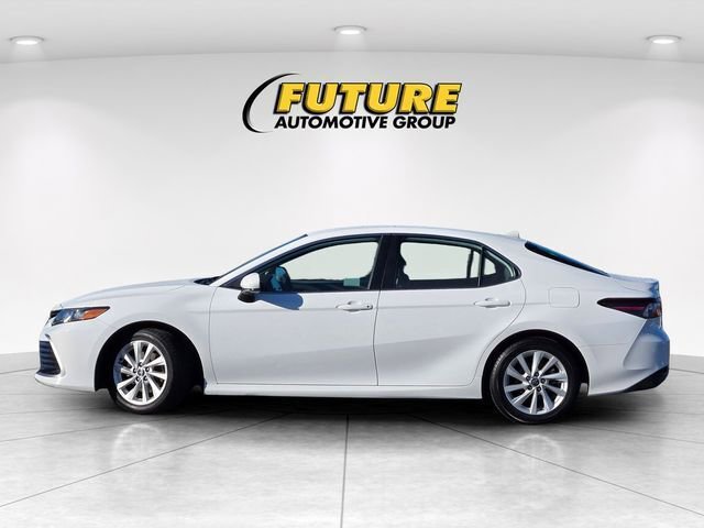 Certified 2022 Toyota Camry LE image 9