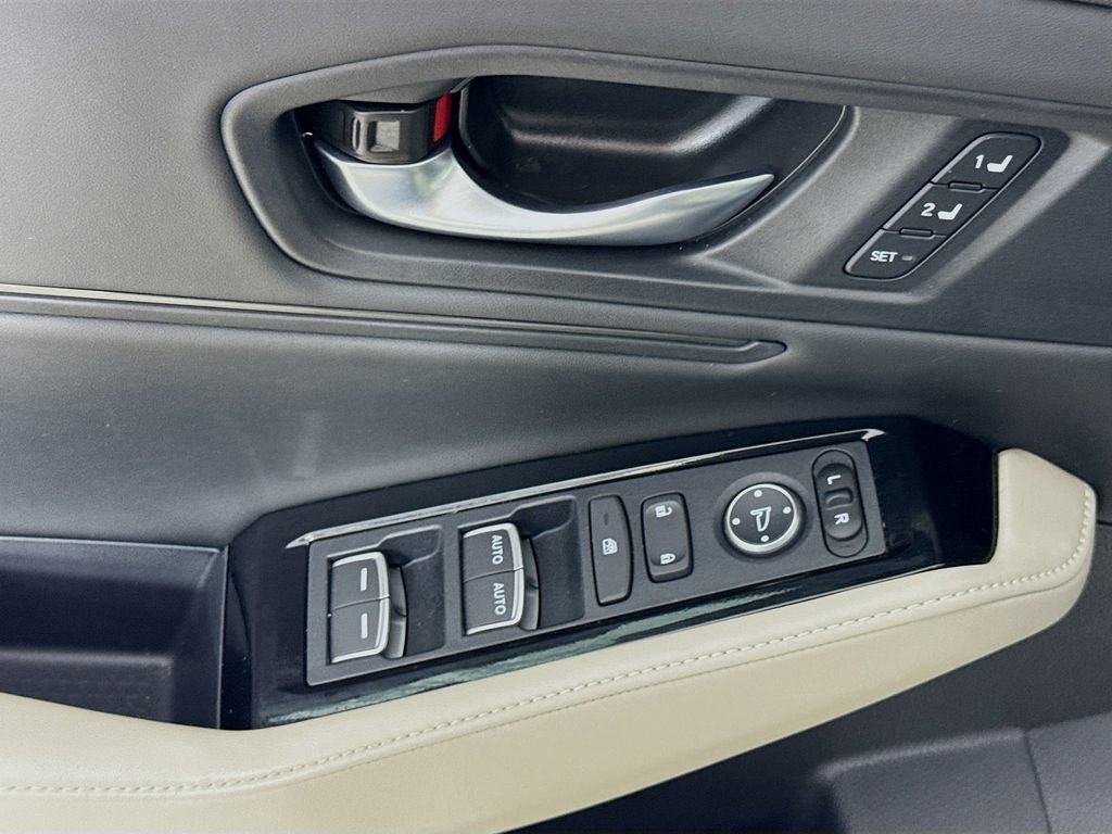 Used 2025 Honda Accord Touring image 24