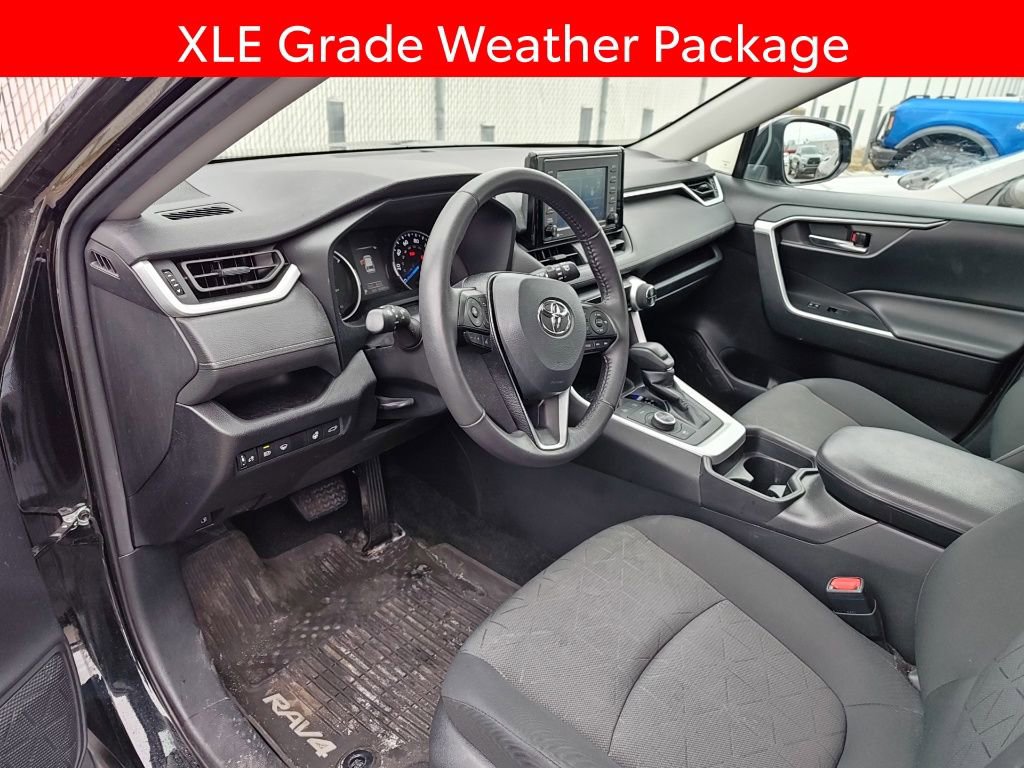 Used 2021 Toyota RAV4 XLE w/ Convenience Package image 7