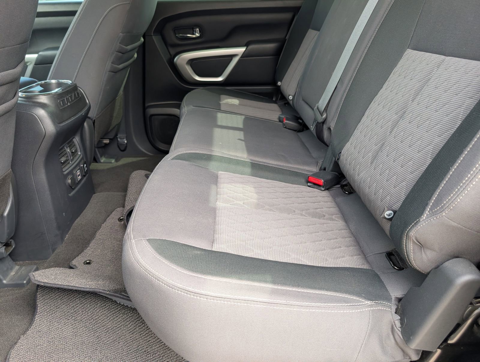 Used 2020 Nissan Titan SV w/ SV Convenience Package AWD/4WD image 9