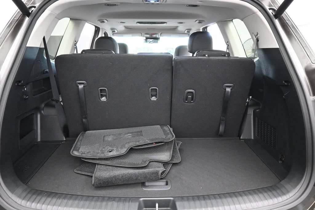 Used 2025 Kia Telluride EX w/ EX Captain's Chair Package FWD image 39