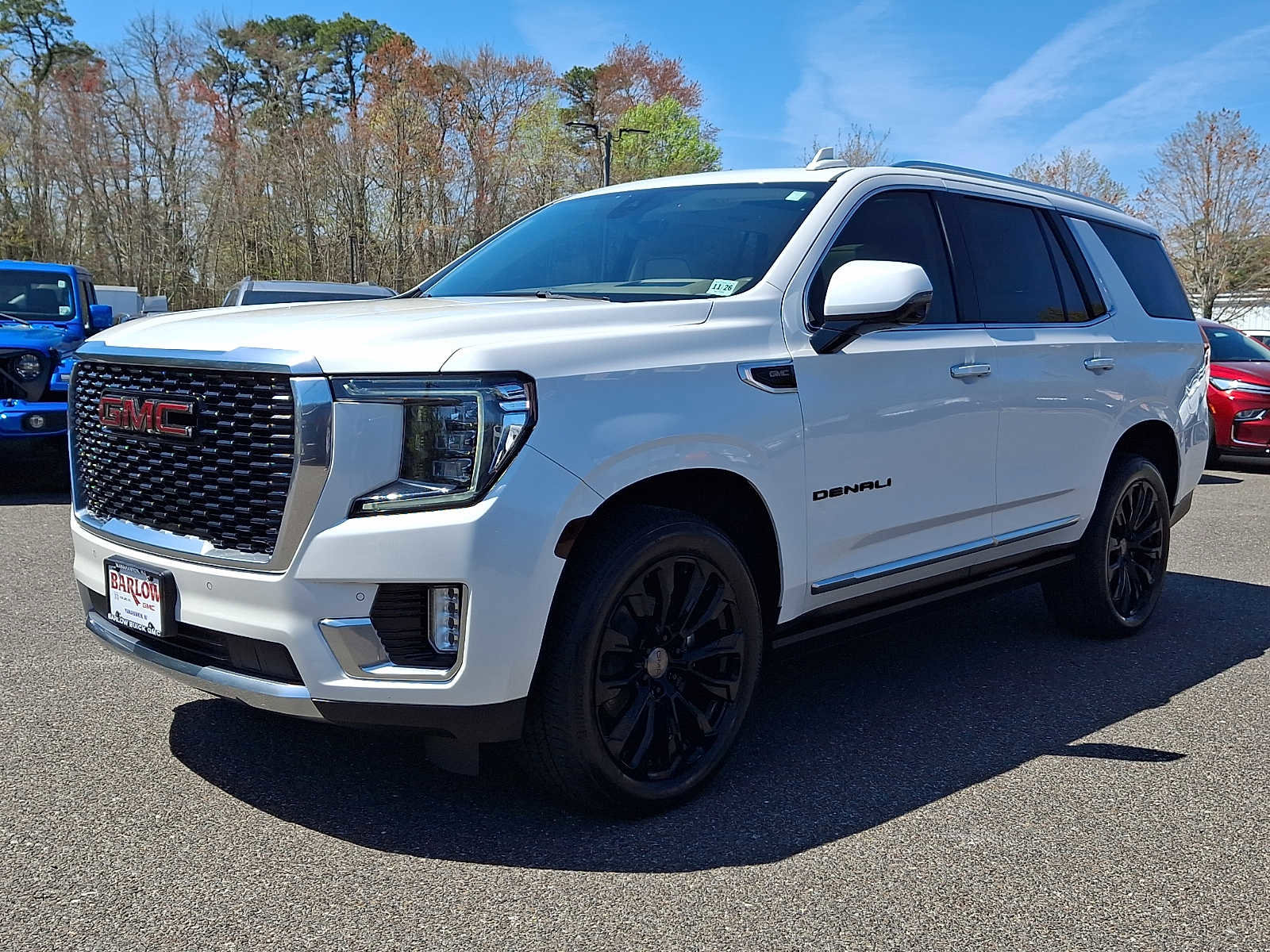 Used 2022 GMC Yukon Denali w/ Denali Premium Package AWD/4WD image 3