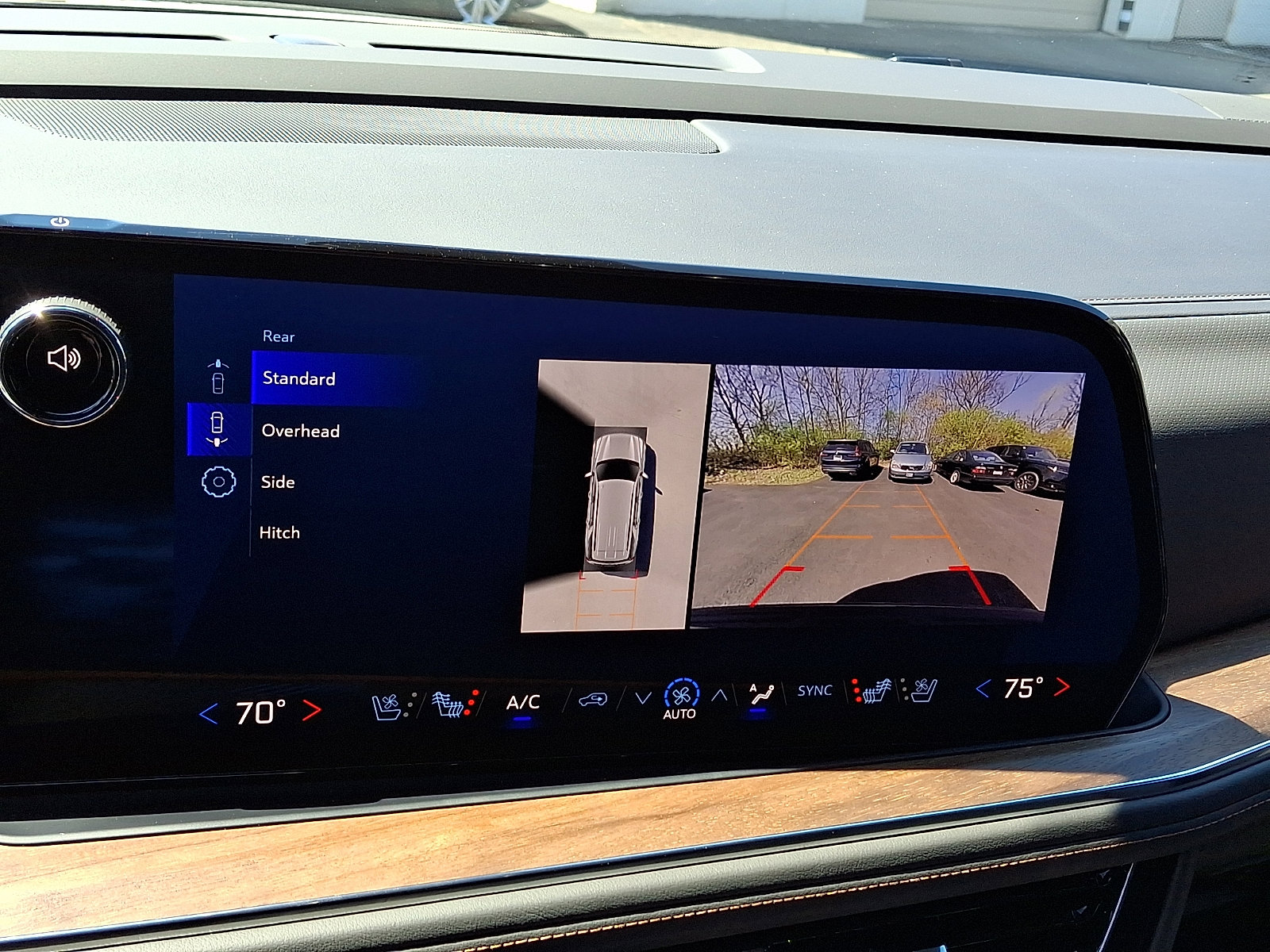 Used 2025 Chevrolet Tahoe High Country AWD/4WD image 16