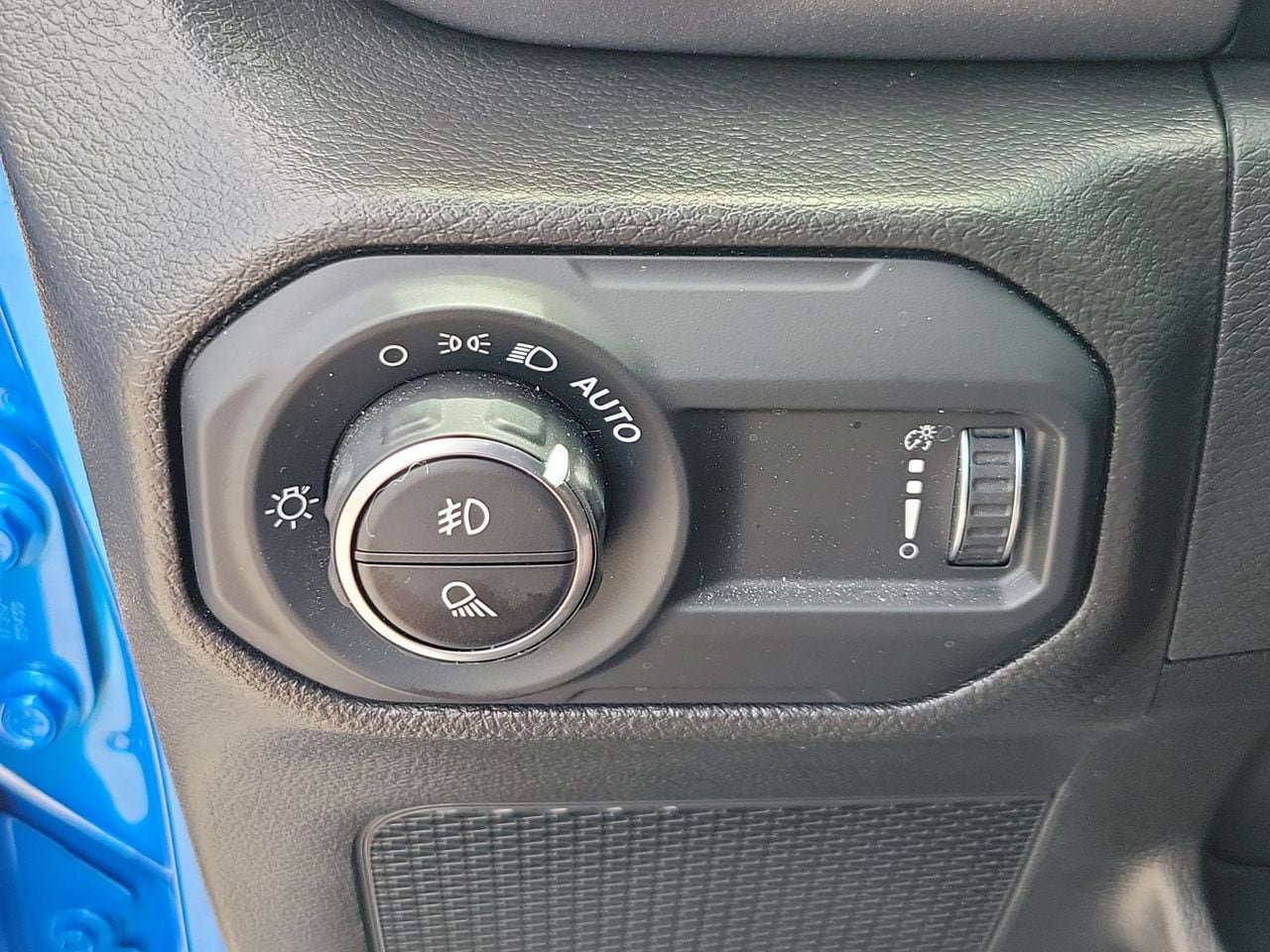 Used 2023 Jeep Gladiator Mojave w/ LED Lighting Group AWD/4WD image 28