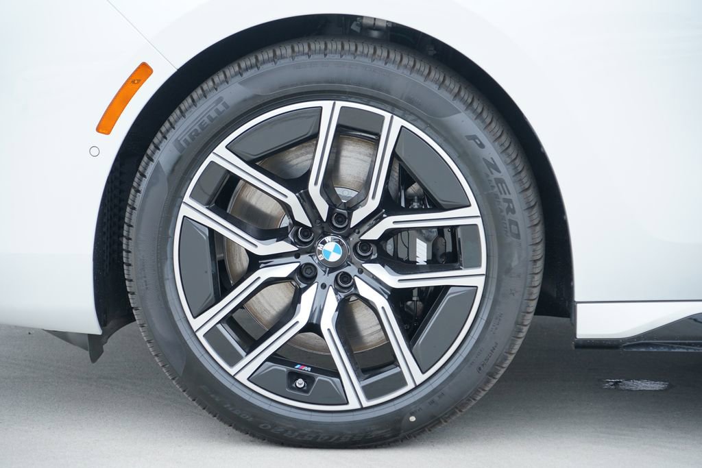 New 2026 BMW 740i w/ Premium Package RWD image 5