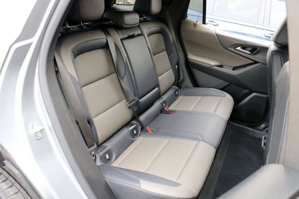 Used 2025 Chevrolet Equinox LT w/ Convenience Package II AWD/4WD image 29