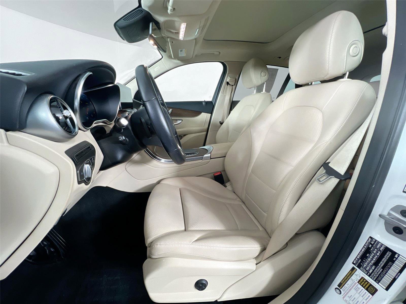 Used 2022 Mercedes-Benz GLC 300 4MATIC image 18