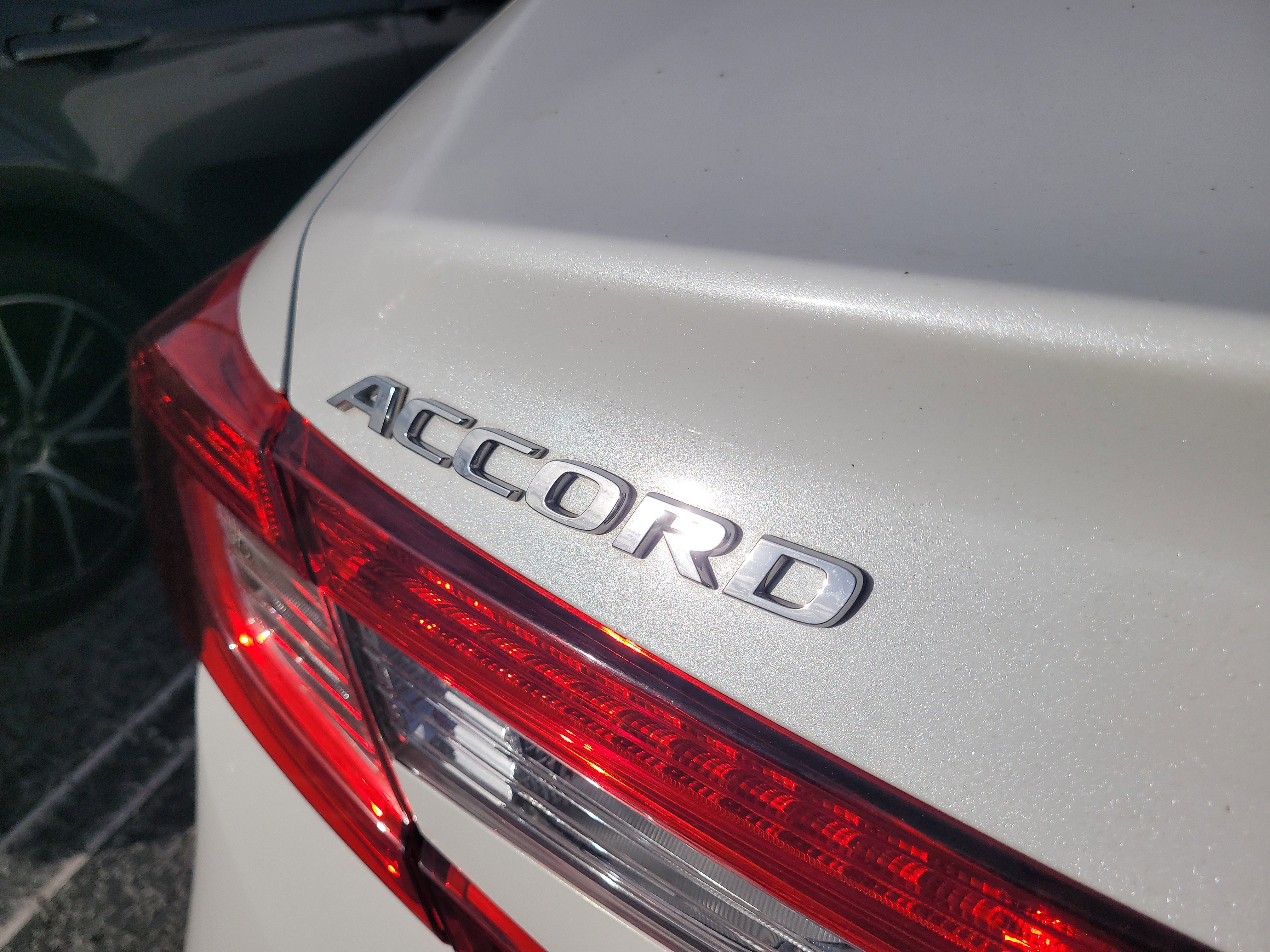 Used 2021 Honda Accord EX-L image 10