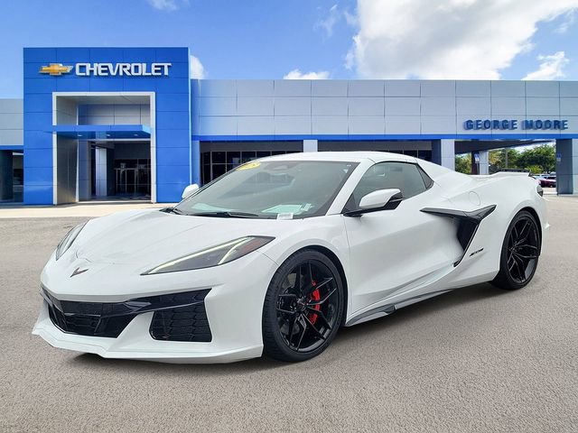 Used 2025 Chevrolet Corvette Z06 image 2