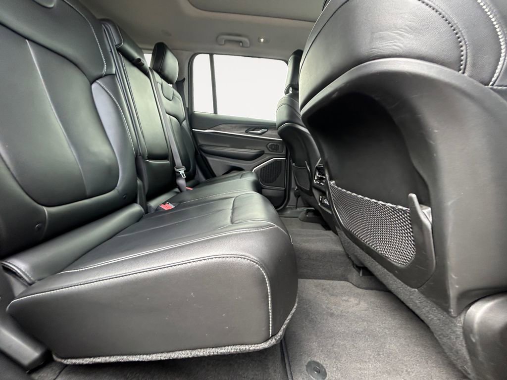 Used 2022 Jeep Grand Cherokee Limited image 11