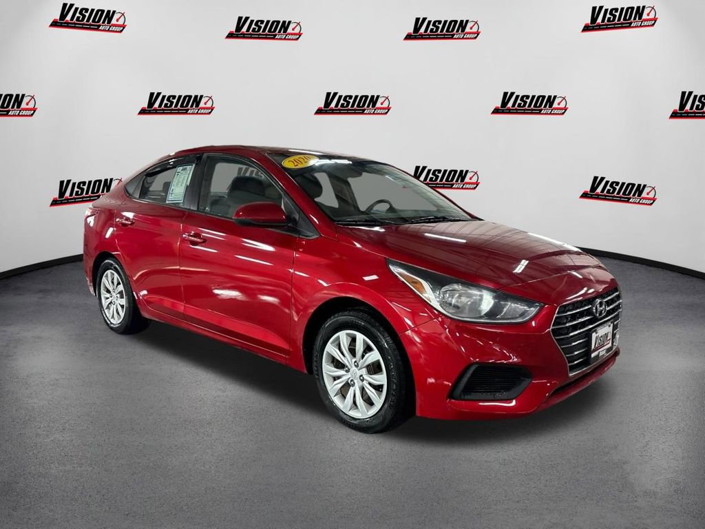 Used 2020 Hyundai Accent SE w/ Cargo Package image 3