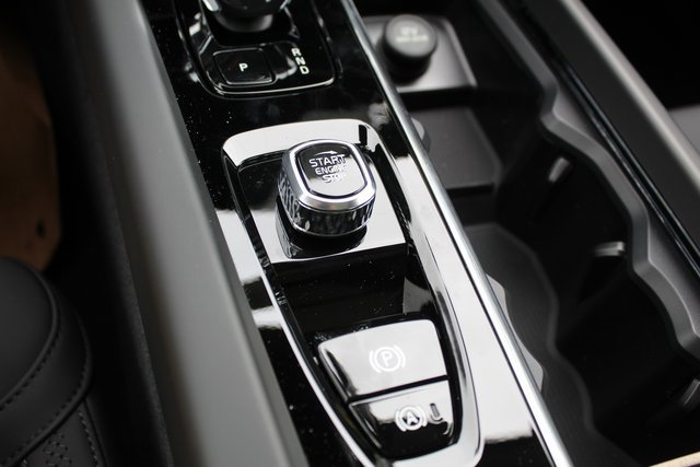 New 2026 Volvo XC60 B5 Plus w/ Protection Package Premier image 29