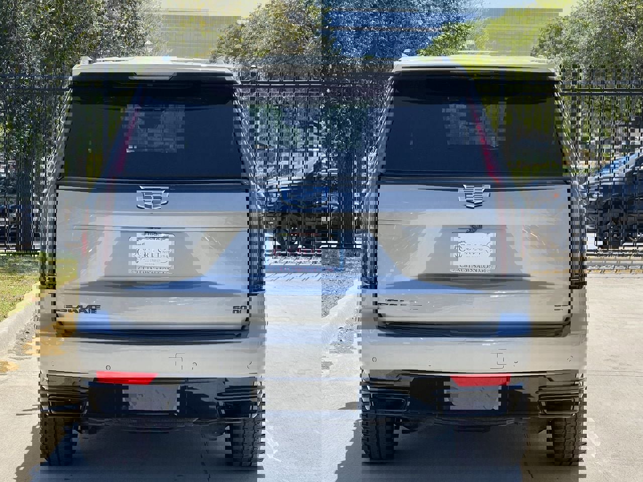 Used 2023 Cadillac Escalade Sport Platinum w/ LPO, ONYX Package image 5