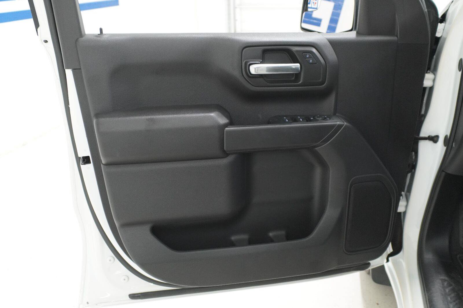 Used 2024 Chevrolet Silverado 1500 Custom RWD image 17