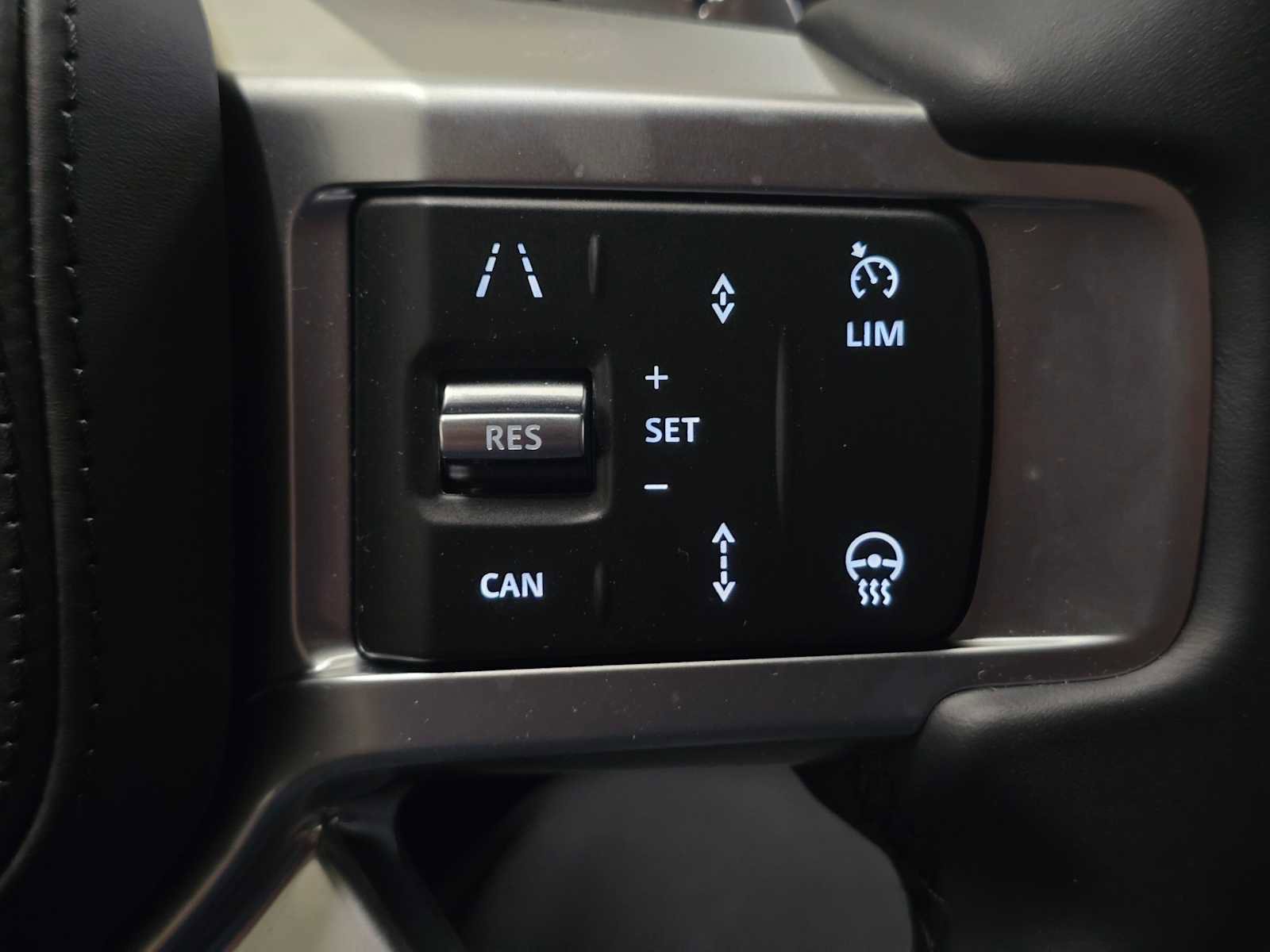 New 2026 Land Rover Discovery Limited Edition AWD/4WD image 30