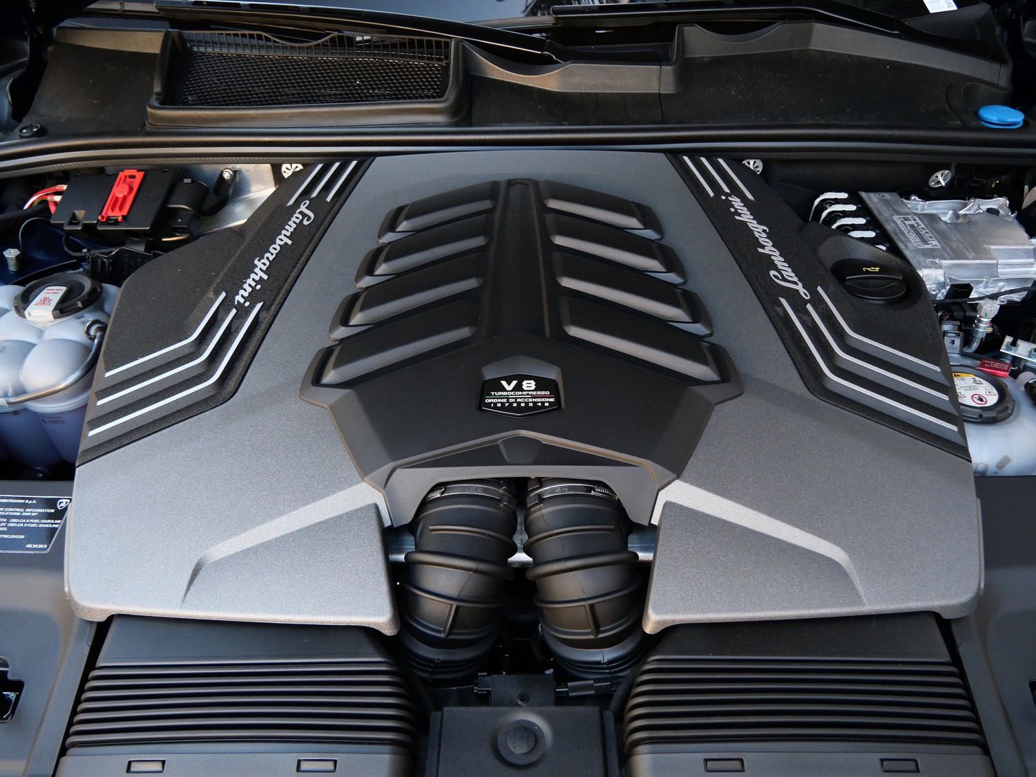 Used 2025 Lamborghini Urus SE image 26