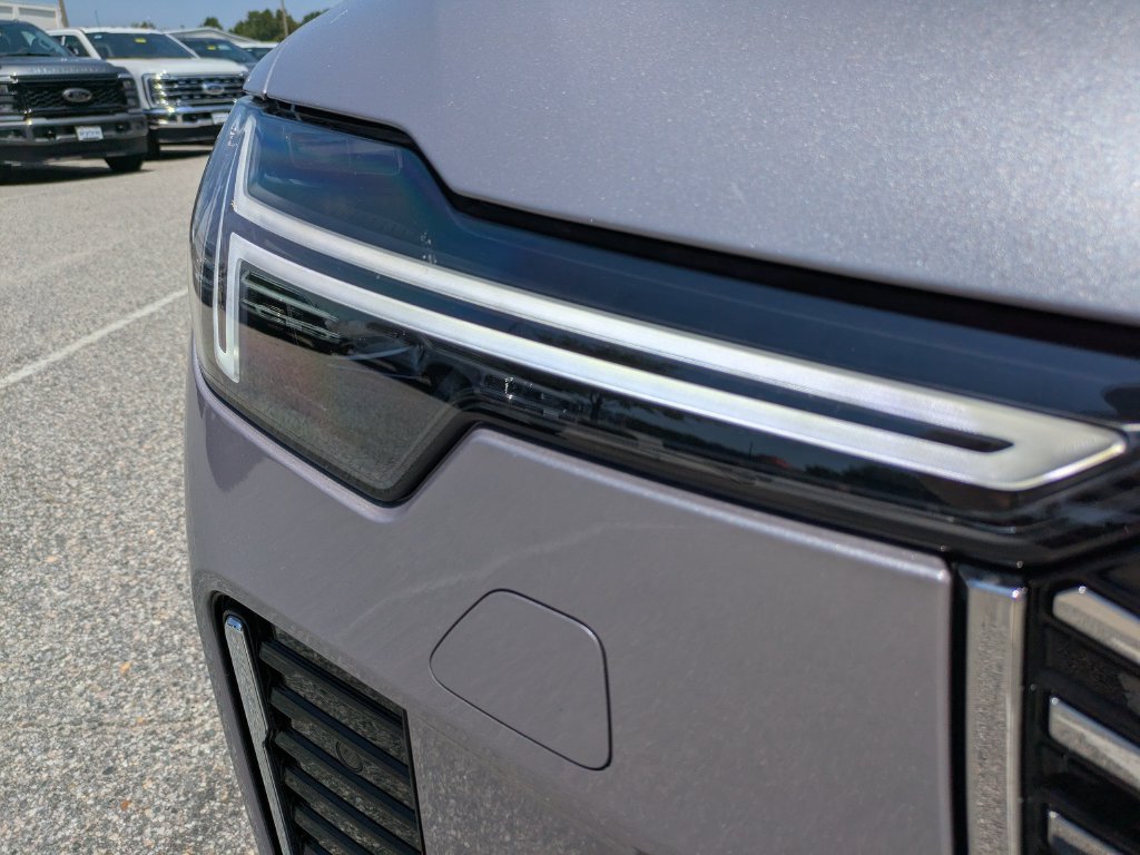 New 2026 Volvo XC90 T8 Plus w/ Protection Package Premier AWD/4WD image 10