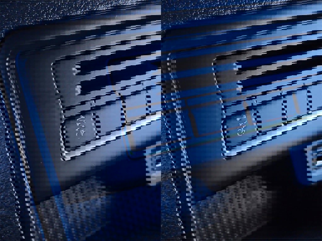 Used 2017 Volkswagen Tiguan Limited w/ Premium Package image 16