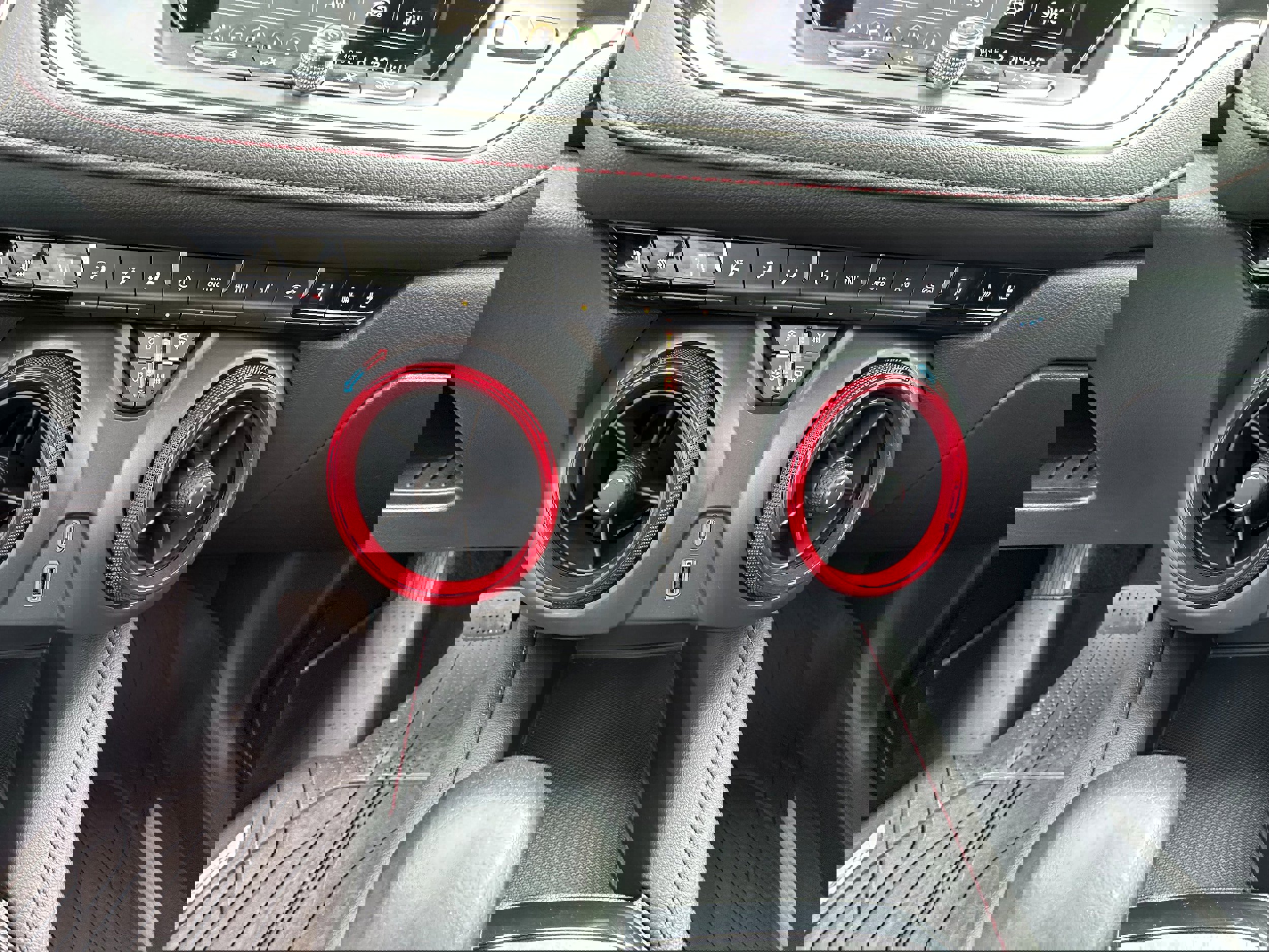 Used 2022 Chevrolet Blazer RS w/ Enhanced Convenience Package image 33