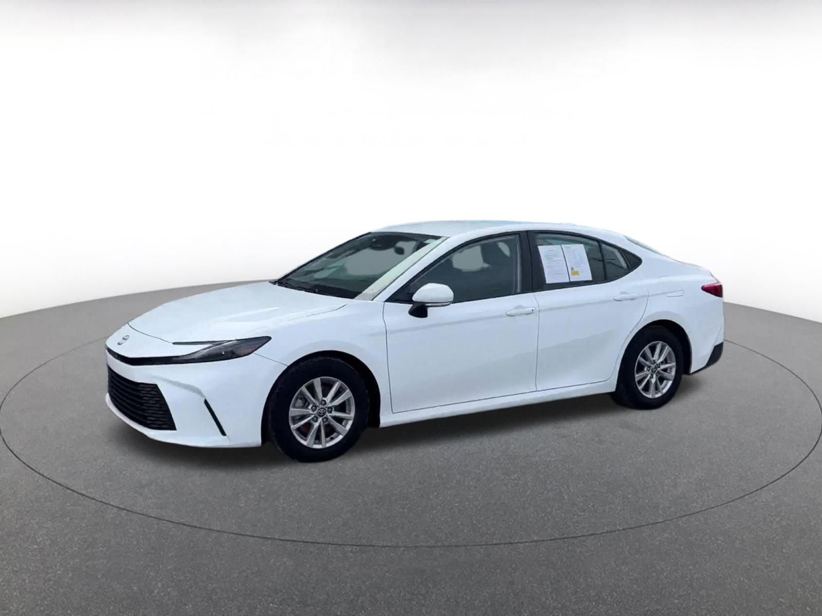 Used 2025 Toyota Camry LE image 8