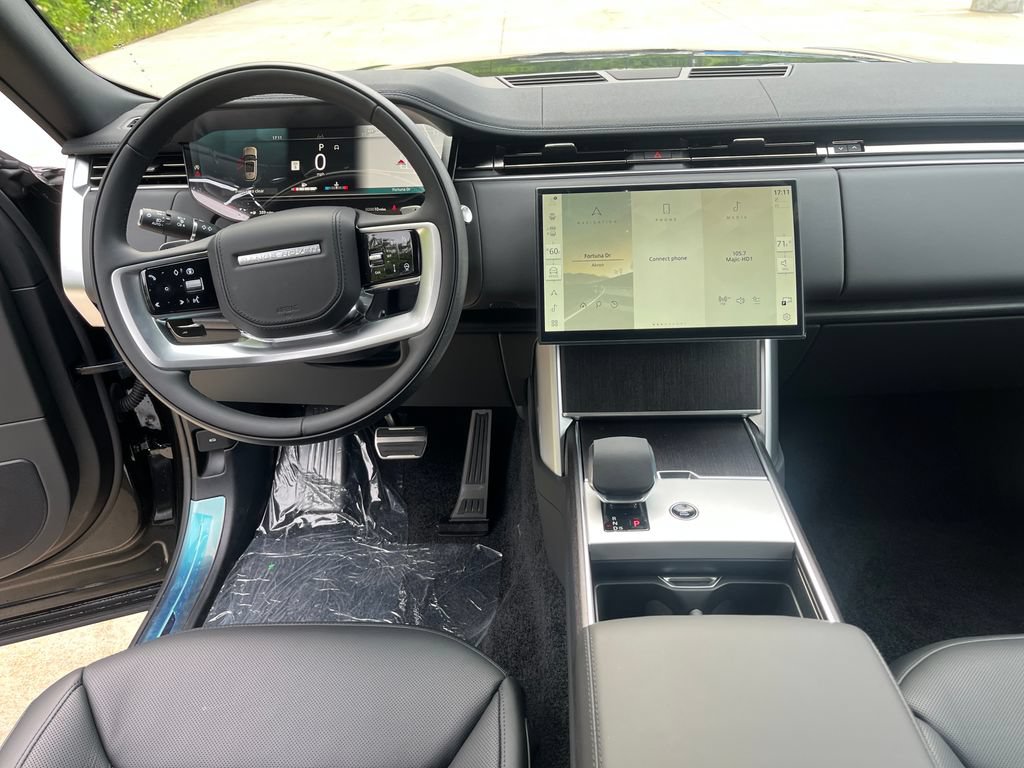 New 2026 Land Rover Range Rover Long Wheelbase SE AWD/4WD image 13