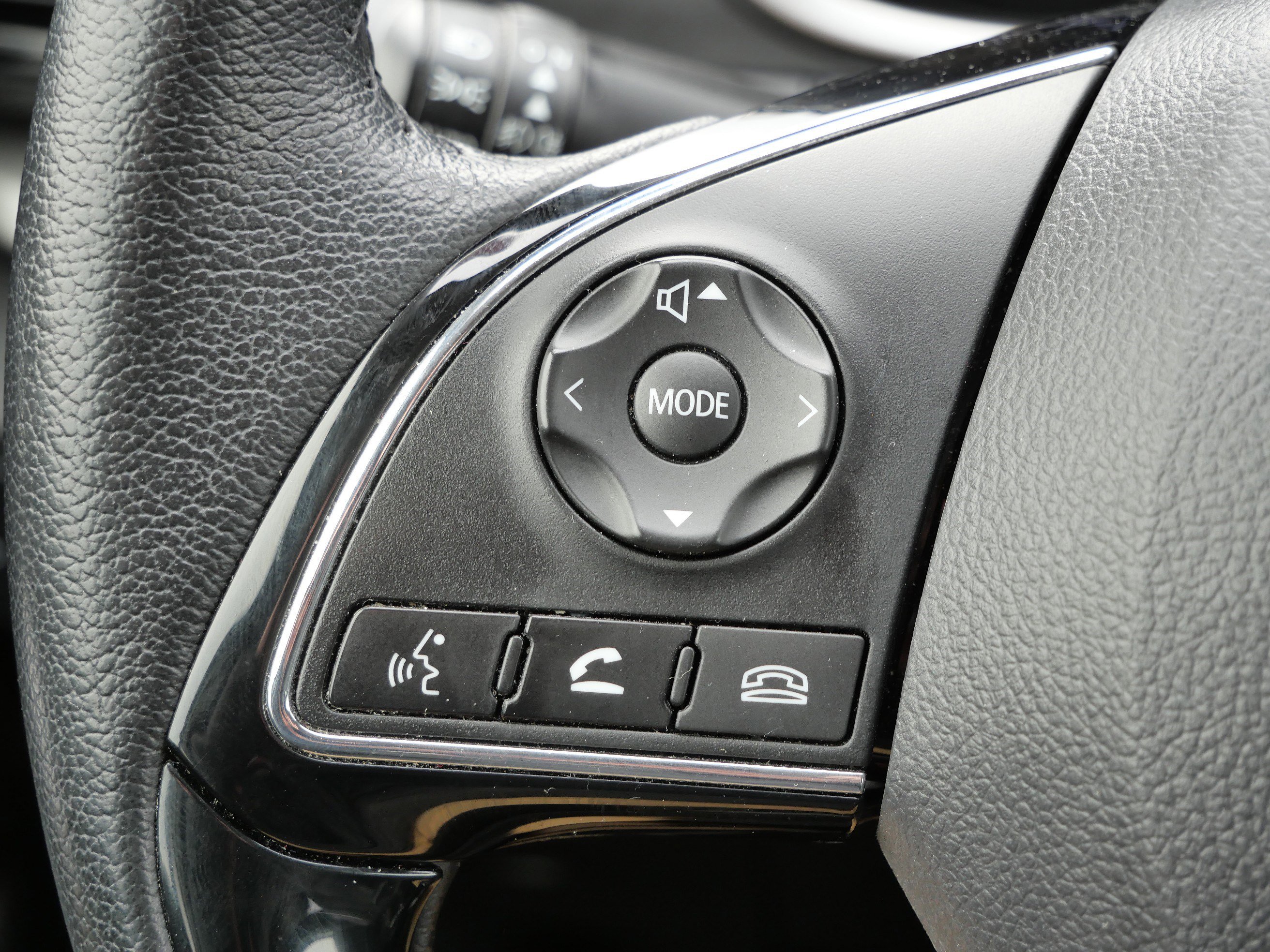 Used 2024 Mitsubishi Eclipse Cross SE image 32