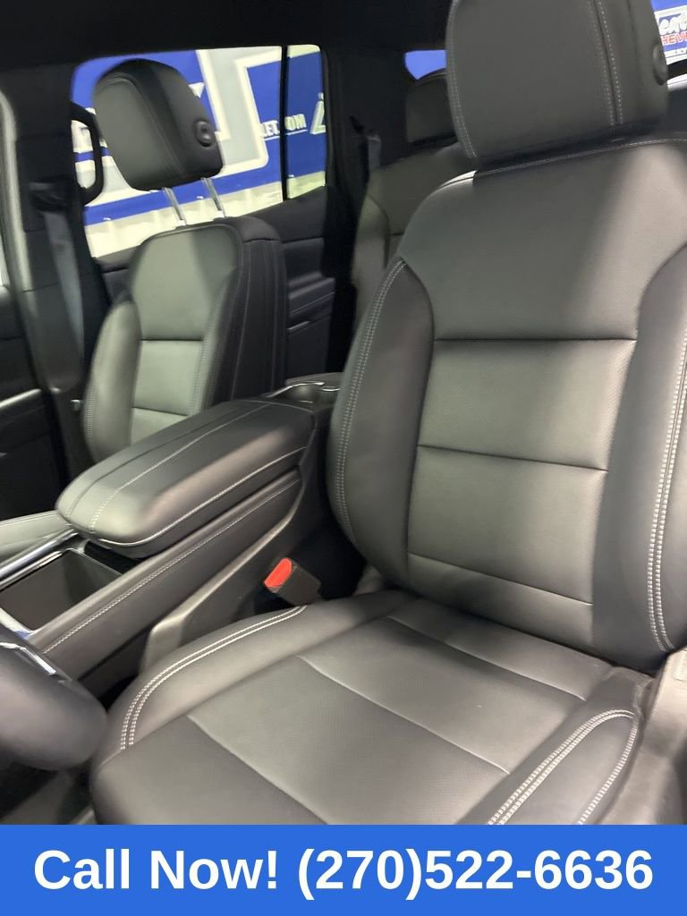 Used 2026 Chevrolet Traverse LT image 12