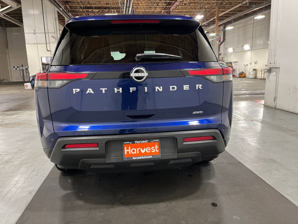 Used 2025 Nissan Pathfinder SV image 6