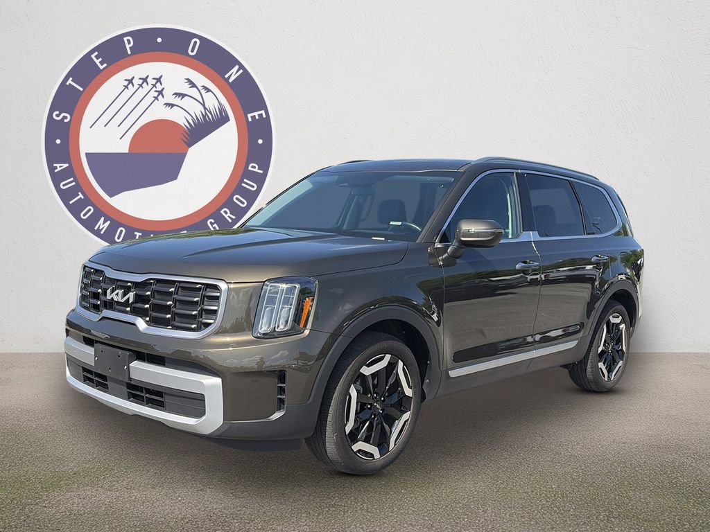 Used 2025 Kia Telluride S image 2