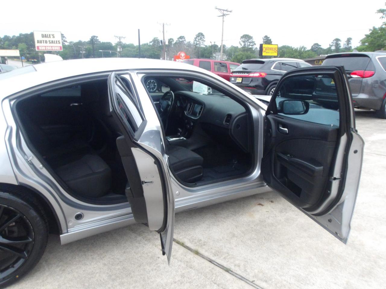 Used 2016 Dodge Charger SXT w/ Blacktop Package RWD image 6