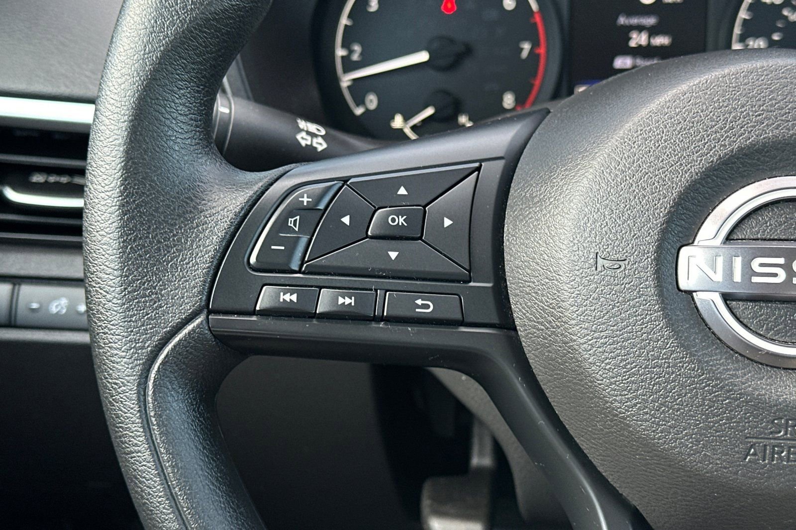 Used 2025 Nissan Altima 2.5 S FWD image 29
