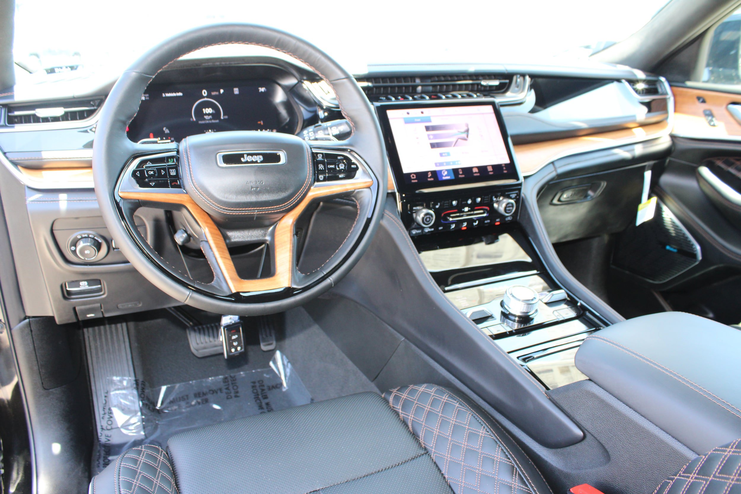New 2025 Jeep Grand Cherokee Summit AWD/4WD image 15