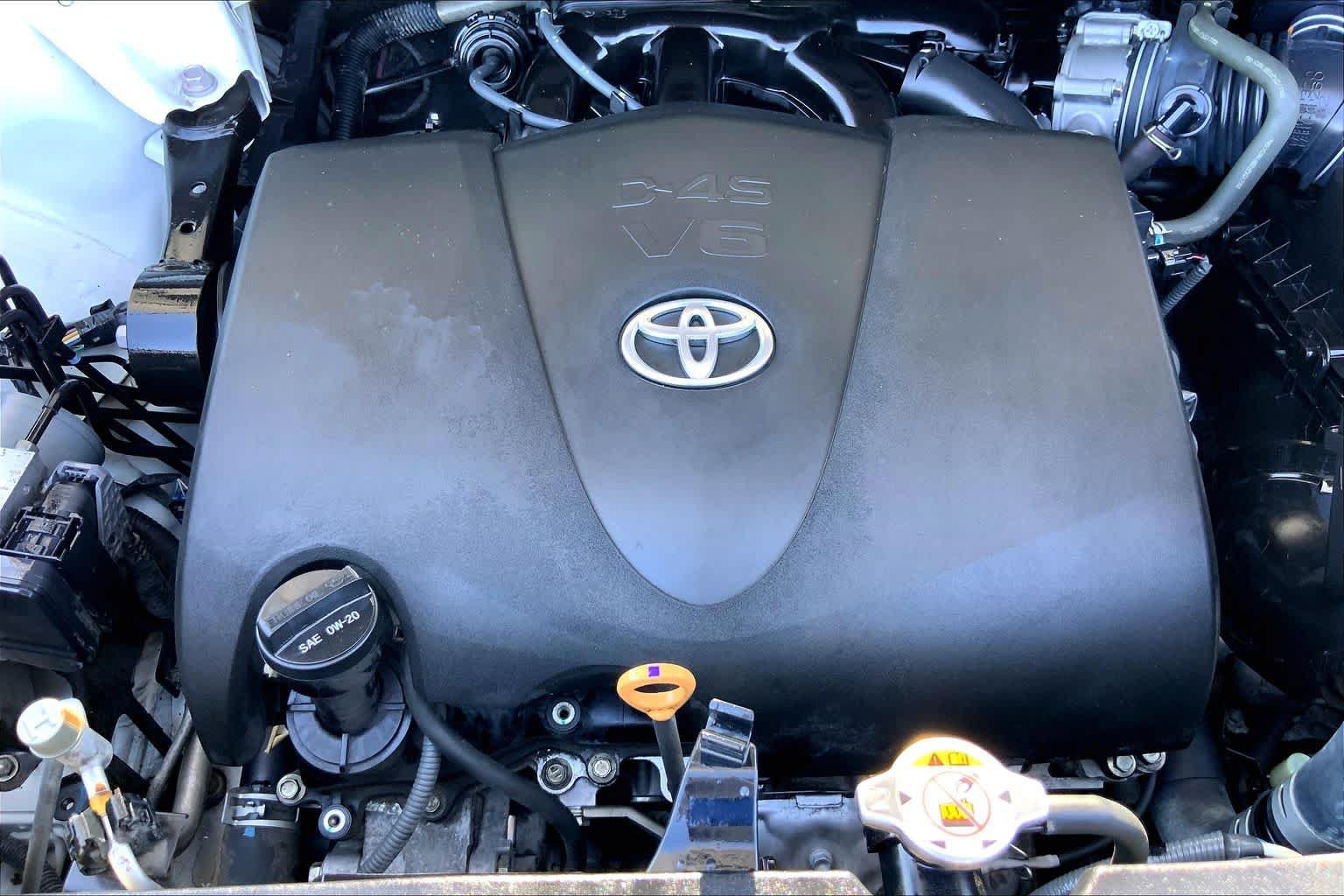 Used 2018 Toyota Highlander Limited Platinum FWD image 32