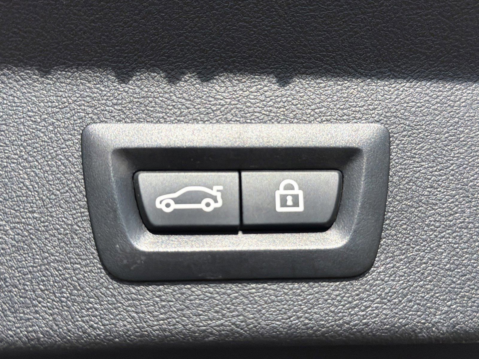 Used 2019 BMW X3 sDrive30i w/ Convenience Package RWD image 9