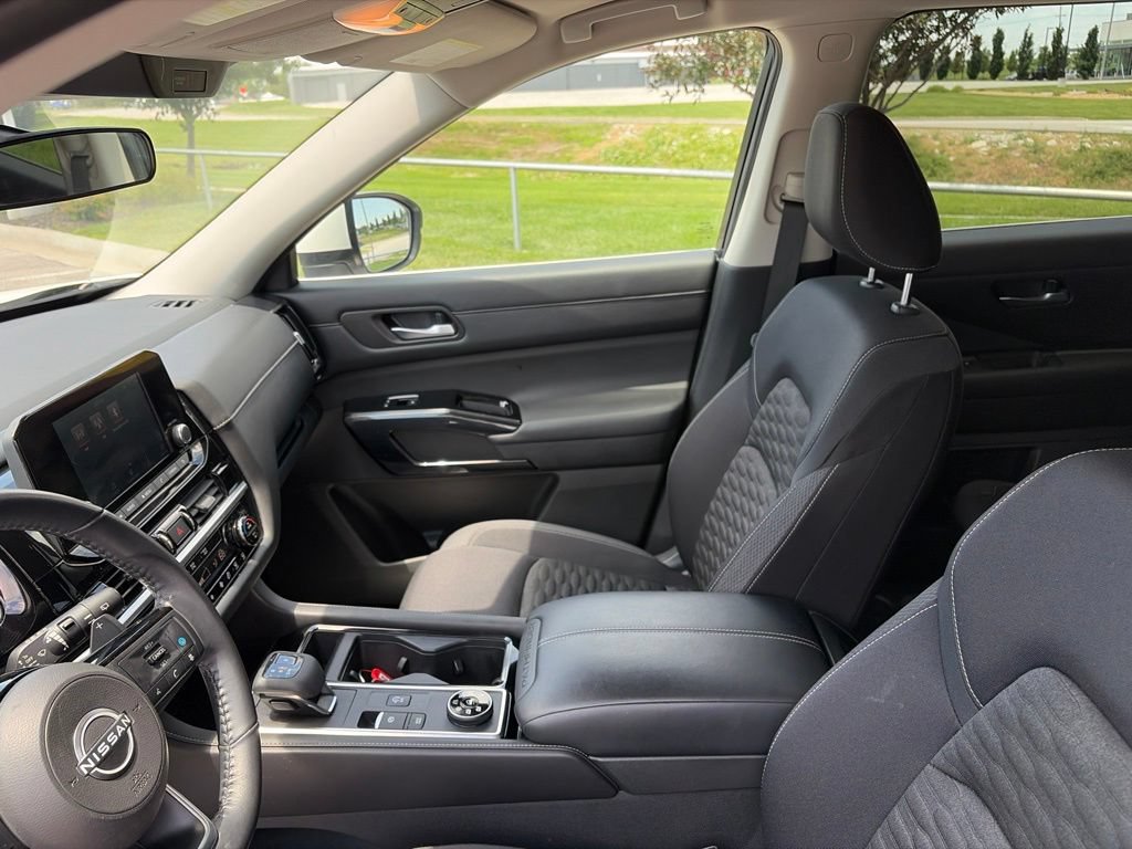 Used 2022 Nissan Pathfinder SV AWD/4WD image 49