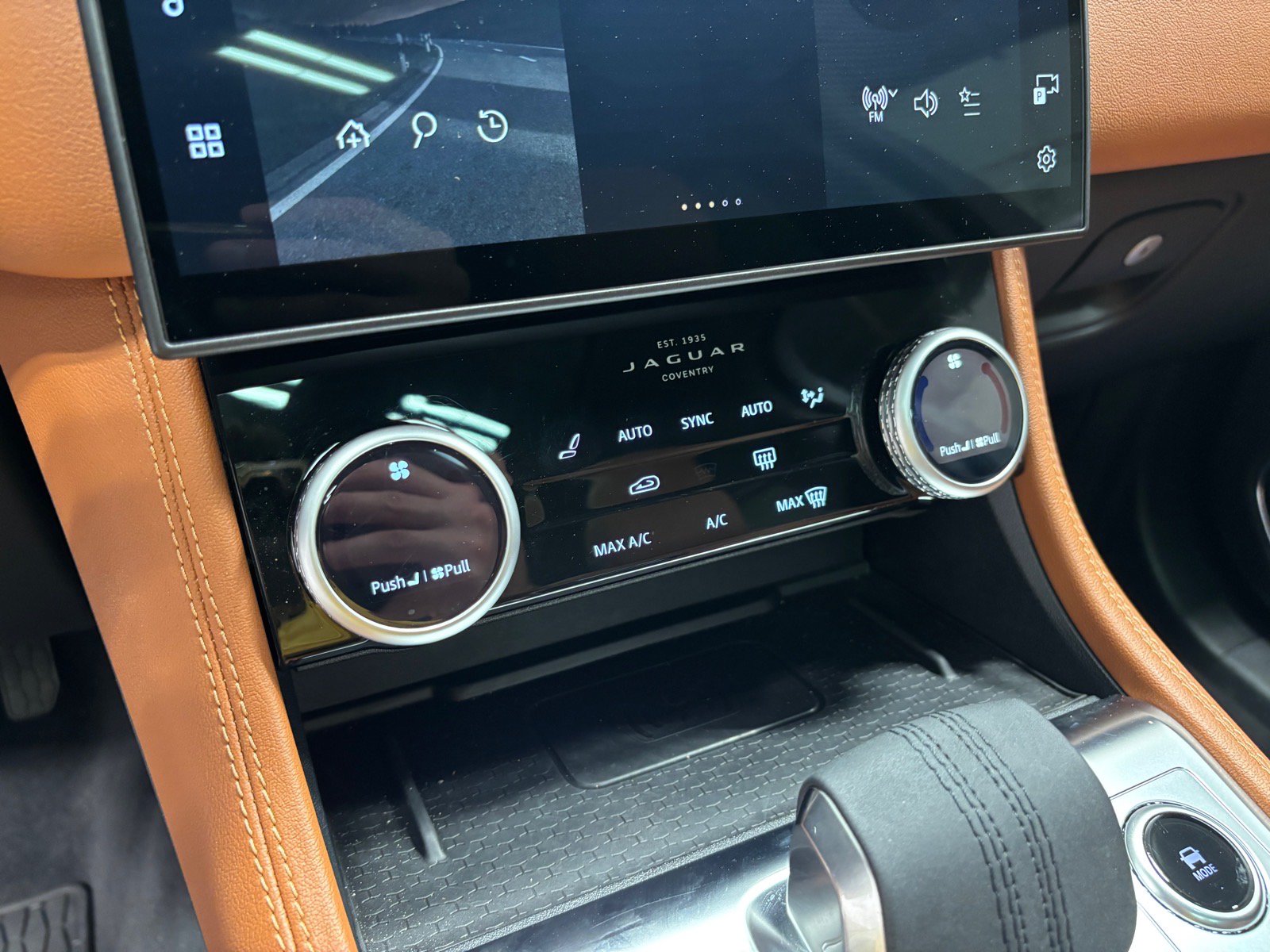 New 2025 Jaguar F-PACE R-Dynamic S AWD/4WD image 16