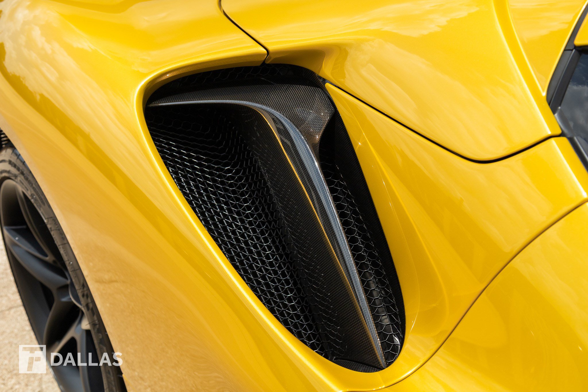 Used 2023 Ferrari SF90 Spider AWD/4WD image 21