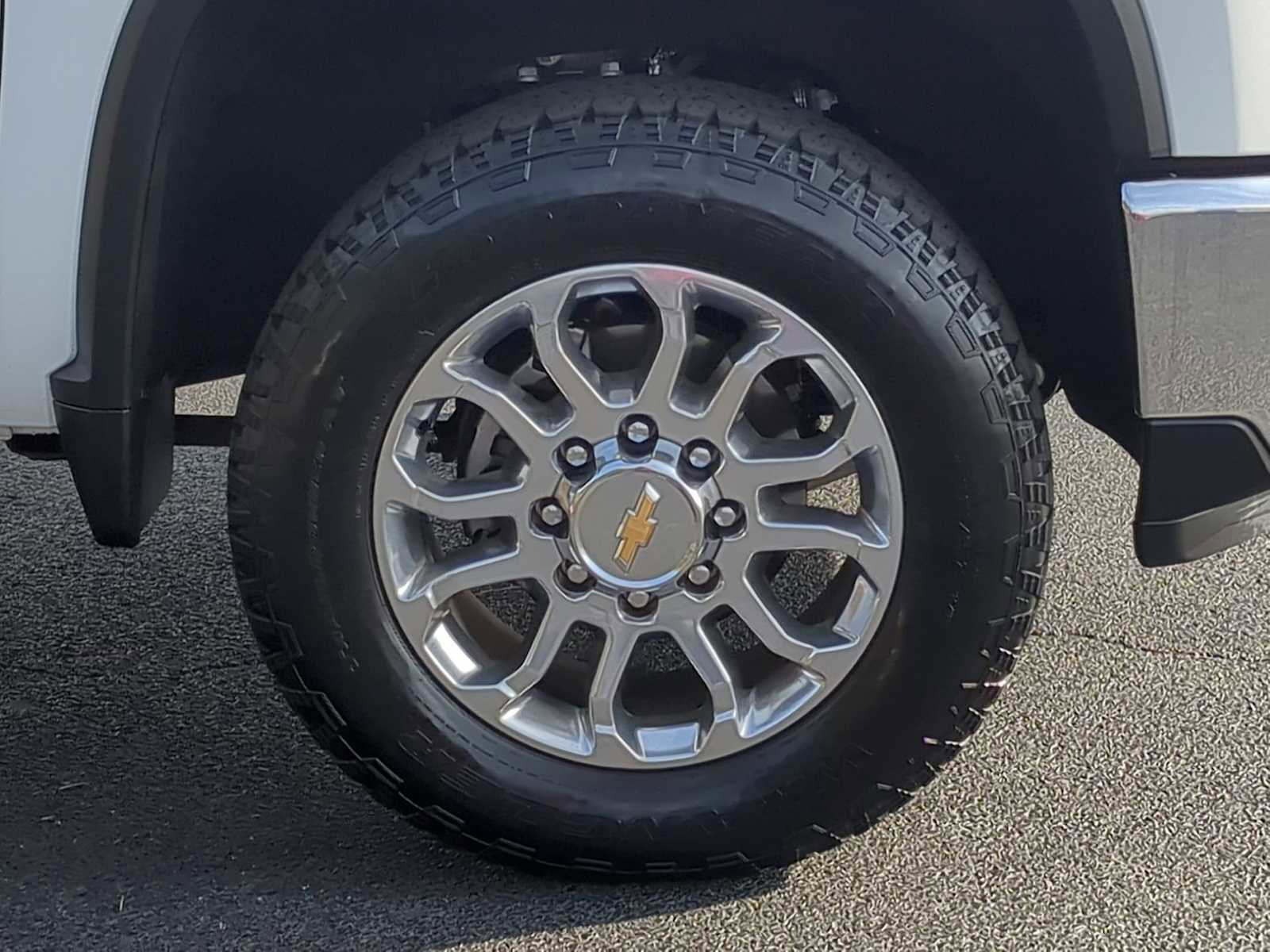 Used 2024 Chevrolet Silverado 2500 LTZ w/ LTZ Plus Package image 10